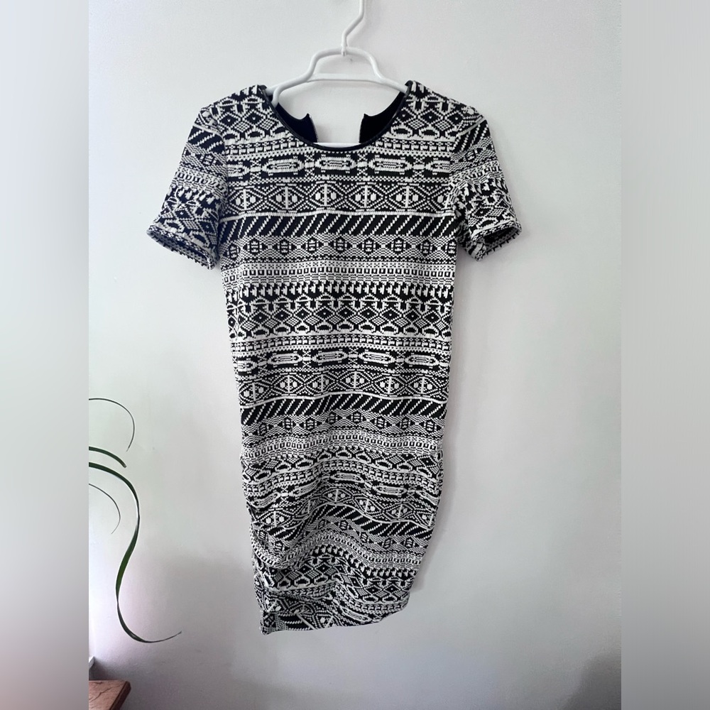 ba&sh Sarrasine Dress
Size: 0
Color:Ecru J